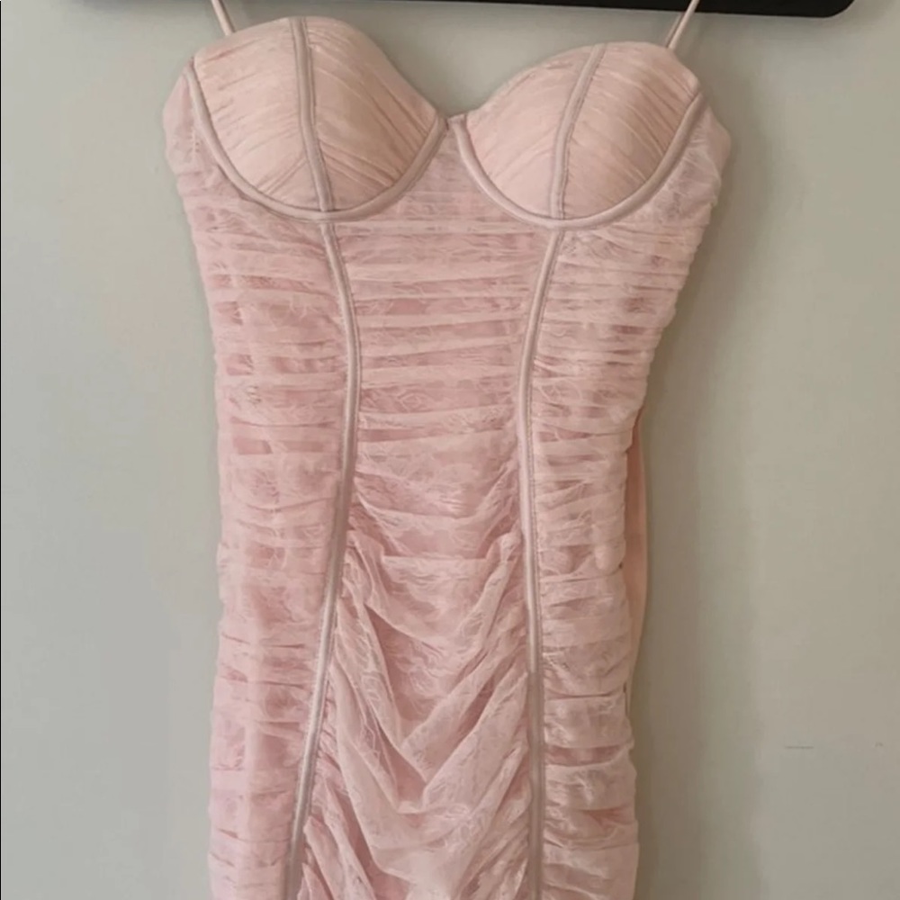 Lace light pink dress - Picture 2 of 4